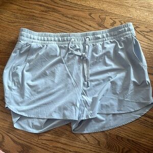 Eddie Bauer Departure Short in blue smoke color